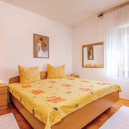 Beautiful Apartment In Novi Vinodolski Buitenkant foto