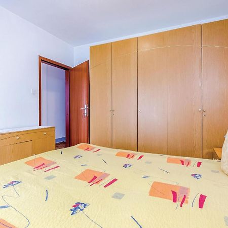 Beautiful Apartment In Novi Vinodolski Buitenkant foto