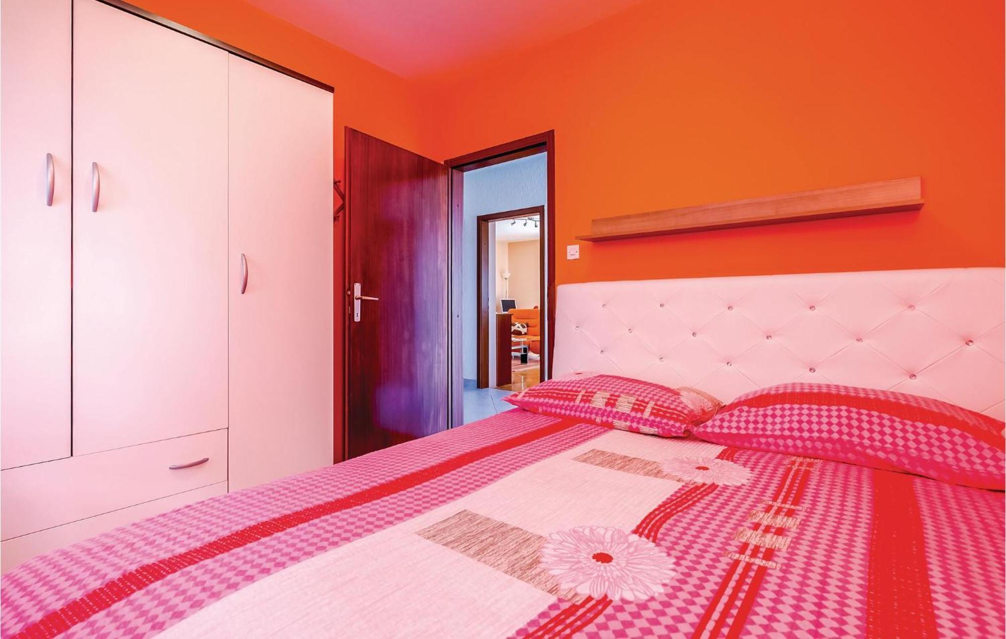 Beautiful Apartment In Novi Vinodolski Buitenkant foto