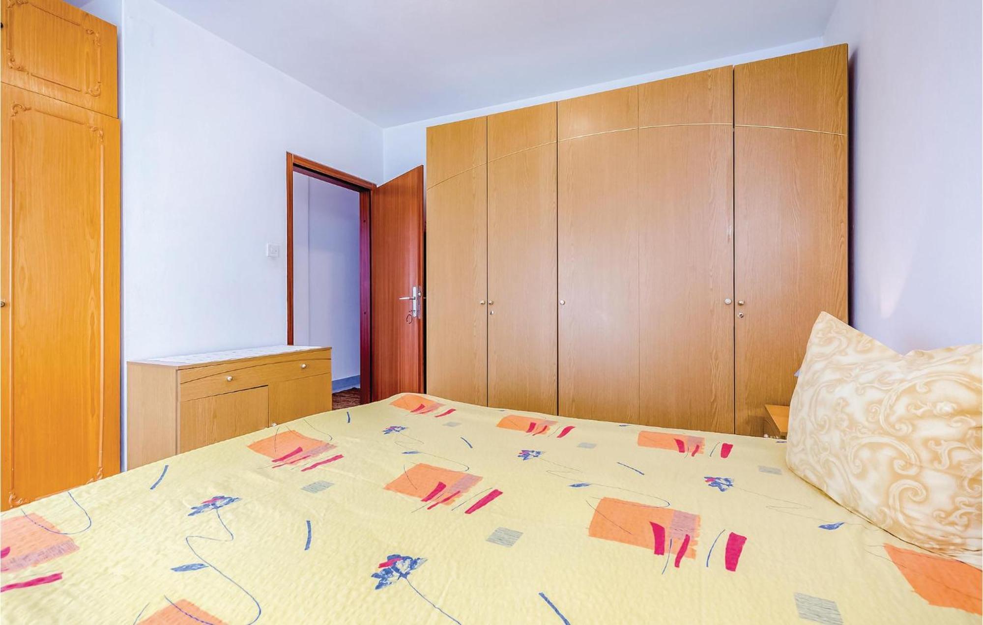 Beautiful Apartment In Novi Vinodolski Buitenkant foto