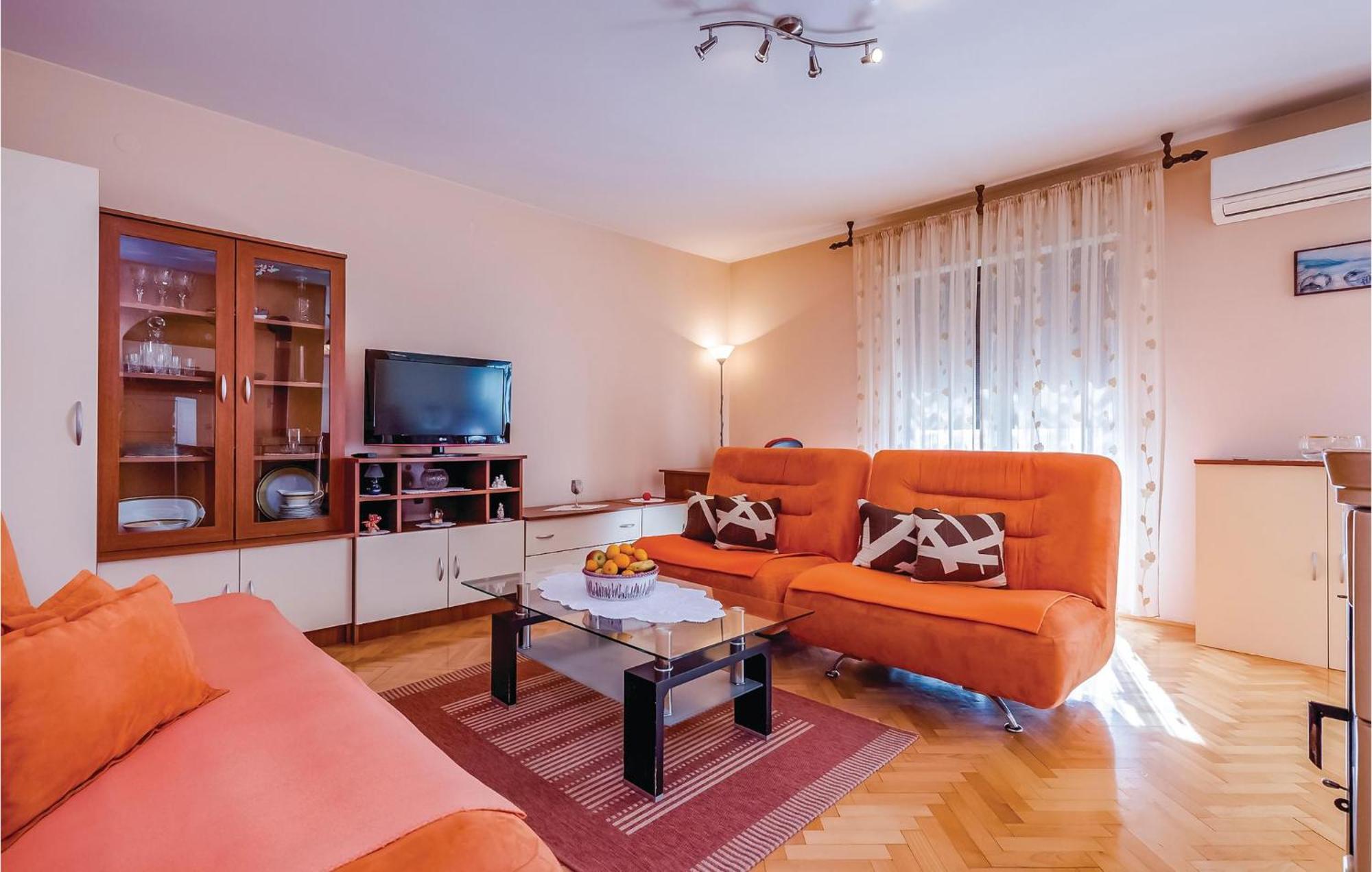 Beautiful Apartment In Novi Vinodolski Buitenkant foto