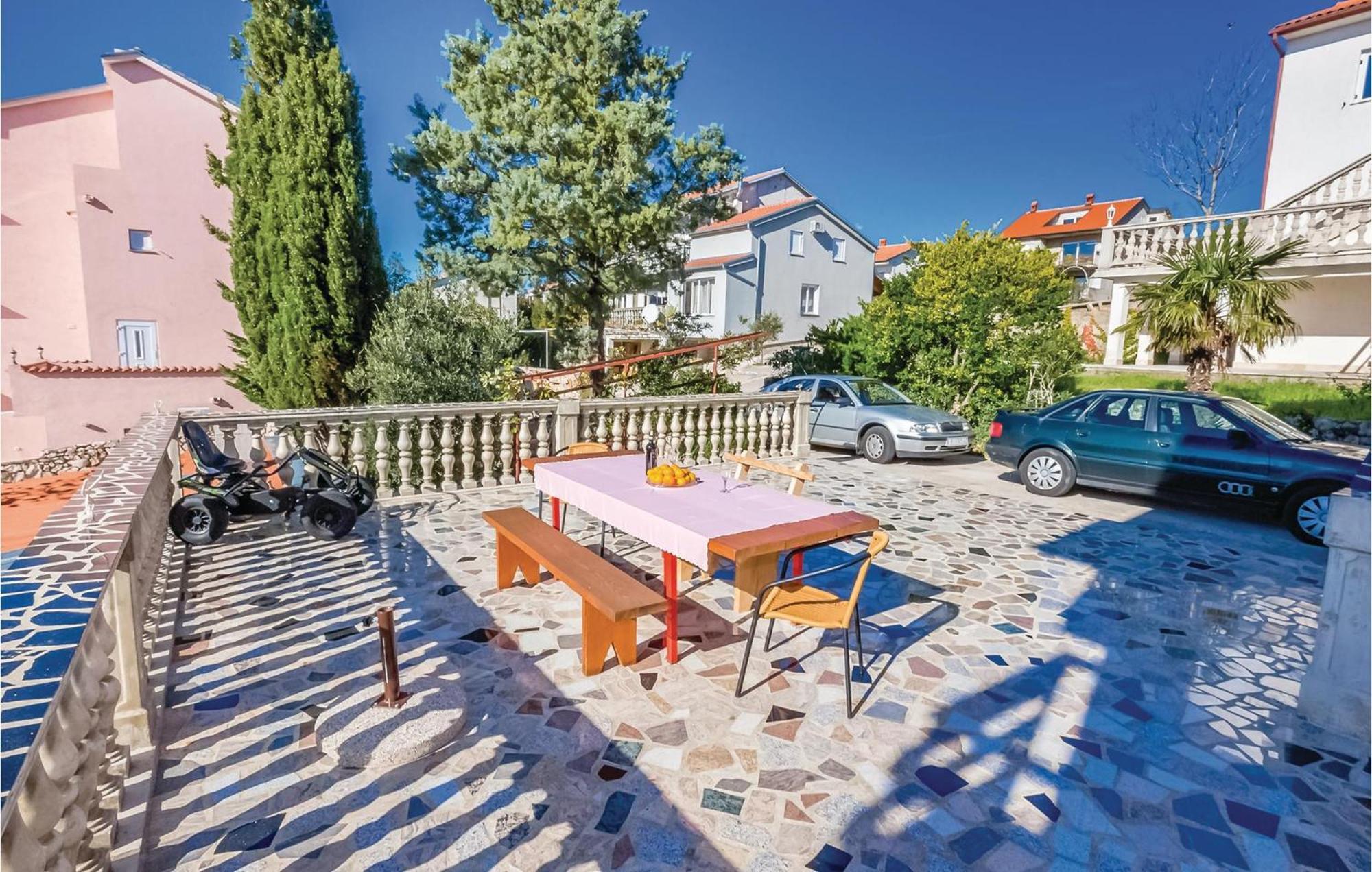 Beautiful Apartment In Novi Vinodolski Buitenkant foto