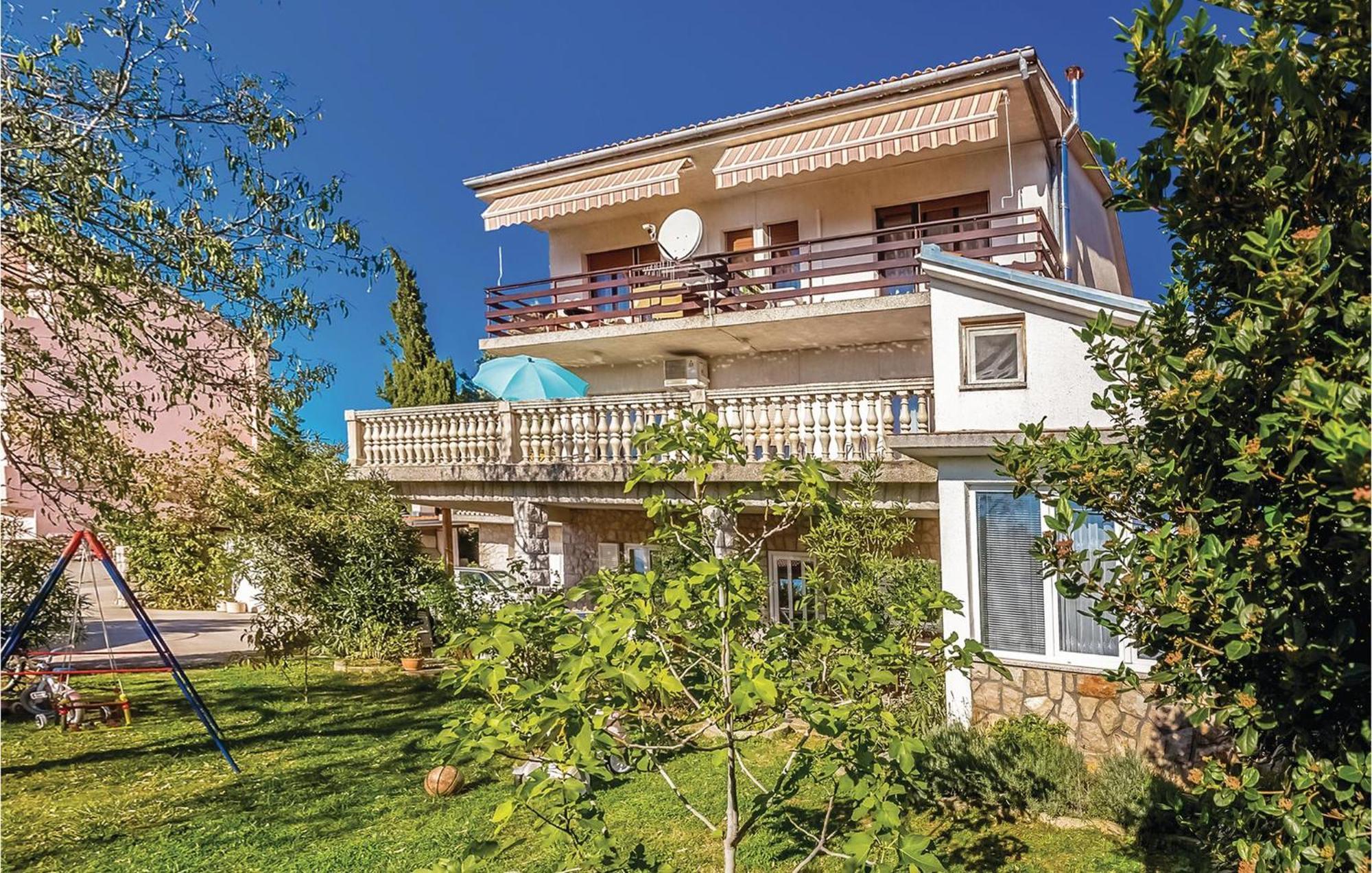 Beautiful Apartment In Novi Vinodolski Buitenkant foto
